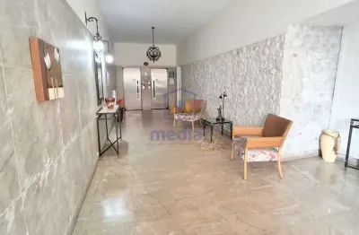 Apartamento para alugar no Boqueirão em Santos, 2 dormitórios, a 200 m da praia !