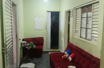 Casa com 2 quartos à venda na rua guaicuri, cidade júlia, são paulo por r$ 110.000