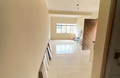 Casa com 3 quartos para alugar na rua adília mercado madureira, vila marari, são paulo por r$ 2.600