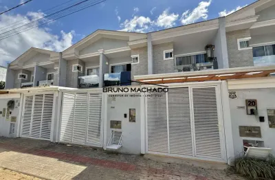 Sobrado para locação em camboriú, são francisco de assis, 2 dormitórios, 2 suítes, 1 banheiro, 1 vaga