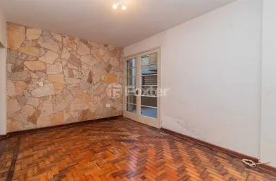 Apartamento de 2 dormitórios com elevador perto faculdade e parques