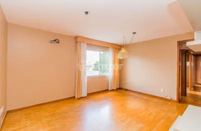 Vendo otimo apartamento de 3 dormitorios com elevador e vaga de garagem no bairro Petropolis Porto Alegre