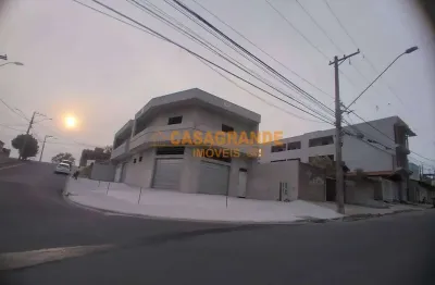 Casa com ponto comercial 04 quartos, 300m² no jardim república sjc