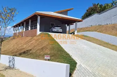 Casa com 03 quartos, 250m² no condomínio residencial mantiqueira