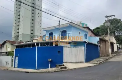 Casa com 5 quartos à venda no Jardim Uirá, São José dos Campos 