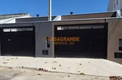 Vende-se 2 casas geminadas novas no bosque dos eucaliptos