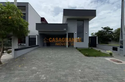 Casa em Condomínio à Venda - 3 quartos, 1 suíte, 250m² - Reserva do Vale