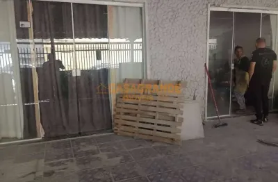 Casa com 3 quartos à venda no Jardim Ismênia, São José dos Campos 