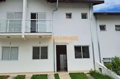 Casa em Condomínio p/ Locação - 2 quartos, 84m², 2 vagas - Chácara São José