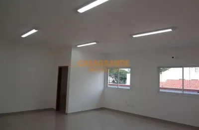 Alugo sala comercial ao lddo do Centeco VAlem 43 m² no Jardim Augusta,