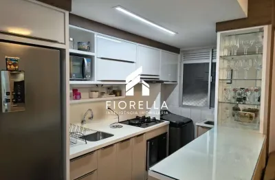 Apartamento com 02 dormitórios, 01 banheiro, em capoeiras, florianópolis.