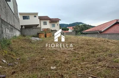 Terreno alto e murado, com 360m² no bairro real parque - são josé/sc