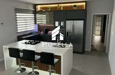 Casa de 3 dormitórios, sendo 2 suítes, 200 m², à venda, no bairro serraria em são josé