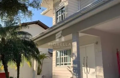 Casa em condomínio fechado, com 04 dormitórios sendo 01 suíte, na ponte do imaruim/palhoça-sc.
