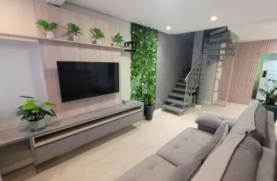 Cobertura duplex de 3 dormitórios, sendo 01 suíte, 100% mobiliada, no bairro Campinas em São José