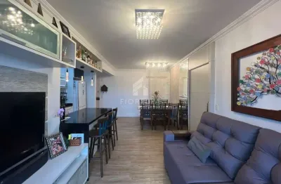 Apartamento com 03 dormitórios, sendo 01 suíte e 01 vaga coberta no bairro floresta - são josé/sc