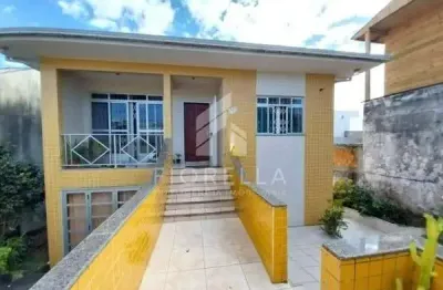 Casa com 02 pavimentos independentes e 05 dormitórios em serraria - são josé/sc