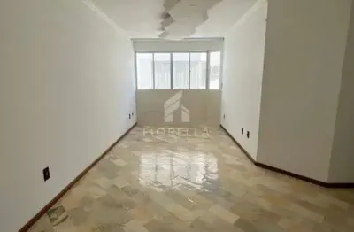 Cobertura com 03 dormitórios, 01 suíte com amplo terraço no bairro estreito - florianópolis/sc