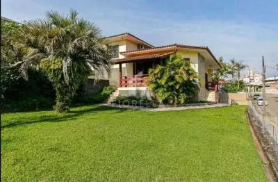 Casa com 04 dormitórios, sendo 02 suítes no bairro abraão - florianópolis/sc