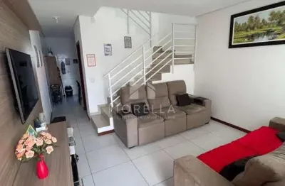 Sobrado com 02 suítes e garagem para 04 carros no bairro forquilhinhas - são josé/sc