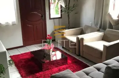 Casa com 04 dormitórios sendo 01 suíte no bairro passa vinte - palhoça / sc