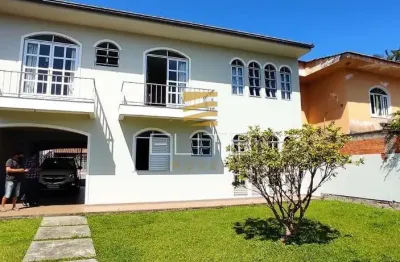 Casa com 04 dormitórios, sendo 01 suíte no bairro abraão - florianópolis / sc