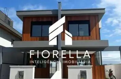 Casa à venda próximo ao mar no jardim campeche em florianópolis