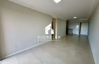 Apartamento a venda com 03 dormitórios sendo 01 suíte no bairro estreito - florianópolis/sc