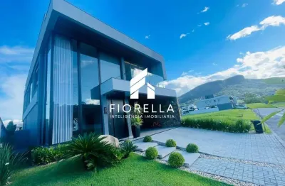 Casa alto padrão fundos lago no condomínio reserva da pedra.