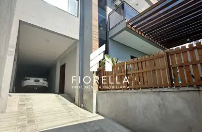 Sobrado de 03 dormitórios com vista mar em serraria - são josé/sc