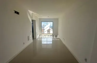 Apartamento à venda com 02 quartos, sendo 01 suíte, 02 vagas, no bairro estreito, florianópolis-sc.