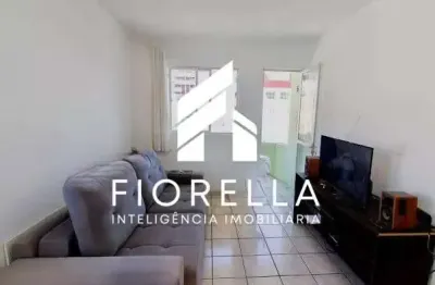 Apartamento com 03 dormitórios, bem localizado e funcional no Kobrasol - São José