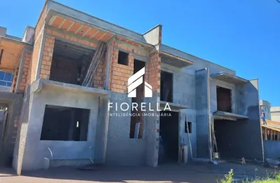 Sobrado à venda, de esquina, com 03 quartos, 01 suíte, no Sertão do Maruim, São José/SC.