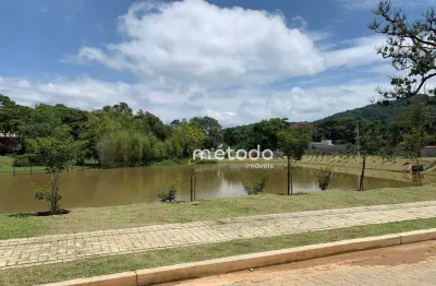 Lote plano de 500m² em condomínio de alto padrão com área verde e lago para pesca - r$550.000,00 - itapema - guararema - sp