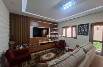 Casa com 4 dormitórios à venda, 220 m² por R$ 980.000,00 - Nogueira - Guararema/SP