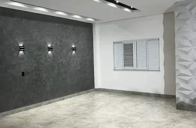 Casa à venda na Avenida Joaquim Duarte Moleirinho, 112, Jardim Cidade Monções, Maringá