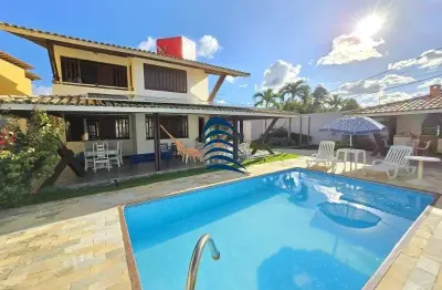 Casa 4 quartos, 1 suíte com closet, em rua pública tranquila, próximo ao farol de itapuã.