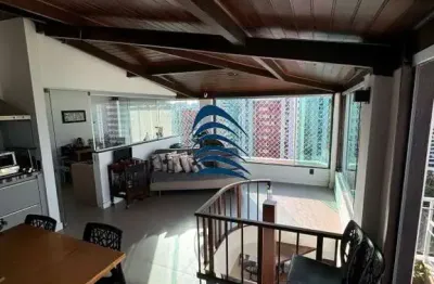 Pituba cobertura triplex com 239 m², 4/4 sendo 2 suítes e 1 suíte canadense.