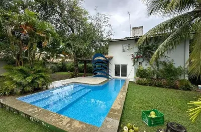 Casa para venda em interlagos  terreno com 1.320m², plano, com diversas árvores frutíferas e bem localizada dentro do condomínio.