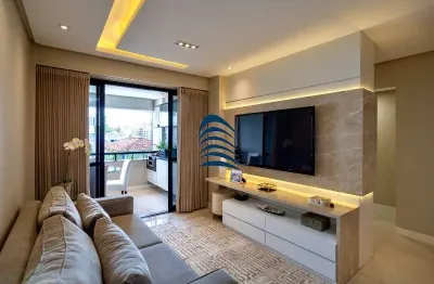 Apartamento 3/4, sendo duas suites, sala ampla, varanda gourmet com churrasqueira, banheiro social, cozinha, área de serviço e dependência completa.