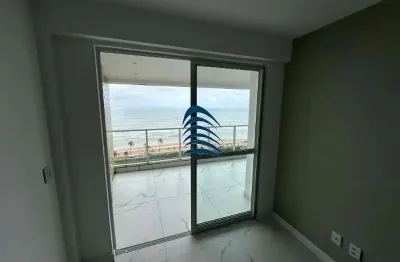Apartamento frente mar varanda gourmet, 46m 01 quarto e sala, banheiro social, cozinha aberta, área de serviço, piso em porcelanato, armários embutidos, fogão cooctop, forno, depurador de ar, andar al