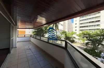 Excelente 4/4 - sendo 2 suítes com 191,73m2  1 por andar  dependência completa  varandão  lavabo  banheiro social  nascente