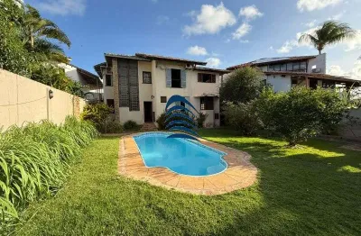 Casa à venda em condomínio  águas de jaguaribe   lindo imóvel, construído com padrão construtivo colonial.  a casa é linda