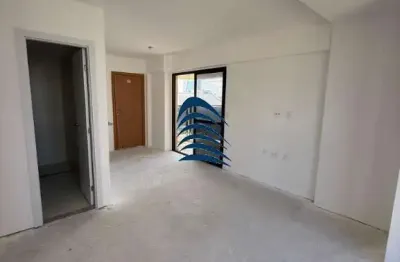 Studio de 32,50m2, andar alto, nascente, com varanda integrada e fechamento de reiki.