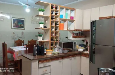 Sobrado venda tem 352m2, 3 quartos, suíte com hidro, estuda permuta por casa no interior até 700.000
