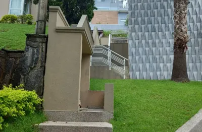 Casa de condomínio 250m2, 03 suítes, estudo permuta por imóveis de menor valor em guarulhos.
