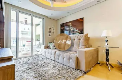 Apartamento  3 domitórios sendo 1 suíte a 50 metros do mar.