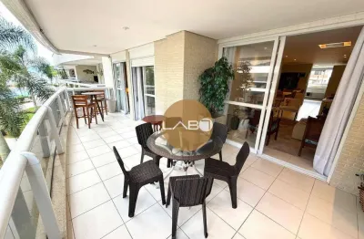 Apartamento 3 dormitórios sendo 3 suítes pé na areia com vista mar.
