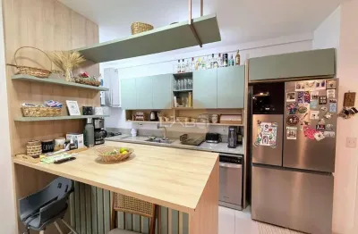 Apartamento 3 domitórios sendo 1 suíte próximo ao mar