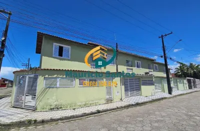 Sobrado em mongaguá, bairro jardim praia grande, seminovo e de excelente padrão, 2 dormitórios, 2 vagas, lado serra e a minutos da praia e centro.